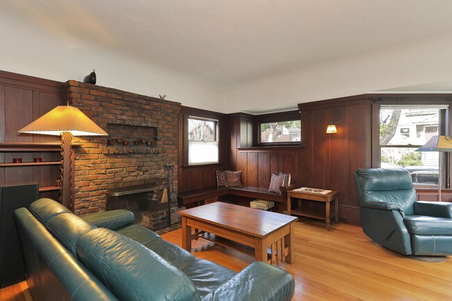 Building Photo - Furnished Classic Elmwood Craftsman Home A...