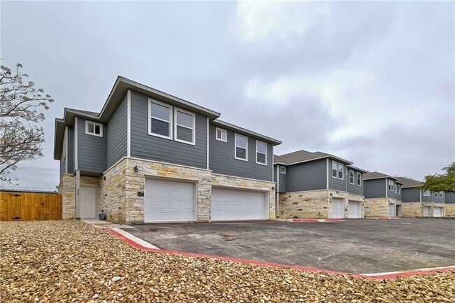 Primary Photo - 906 Quartz Ct