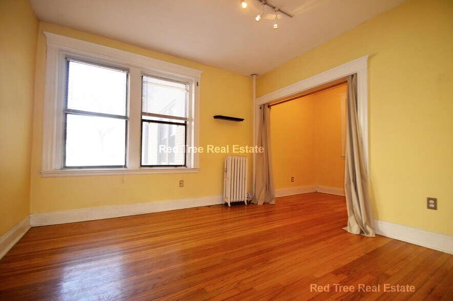 Building Photo - 15 Park Dr