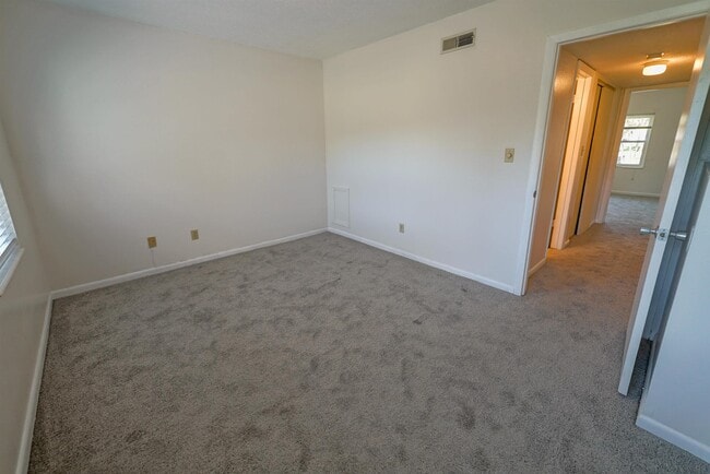 Building Photo - 2325 W Pensacola St