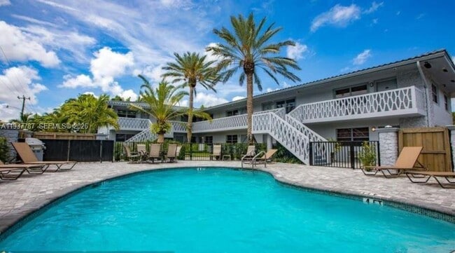 Building Photo - 715 NE 6th St