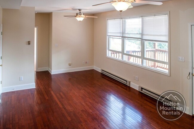 Building Photo - Kensington Meadows - Semi View Downstairs