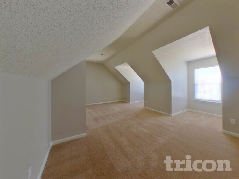 Building Photo - 7925 Donet Terrace Dr