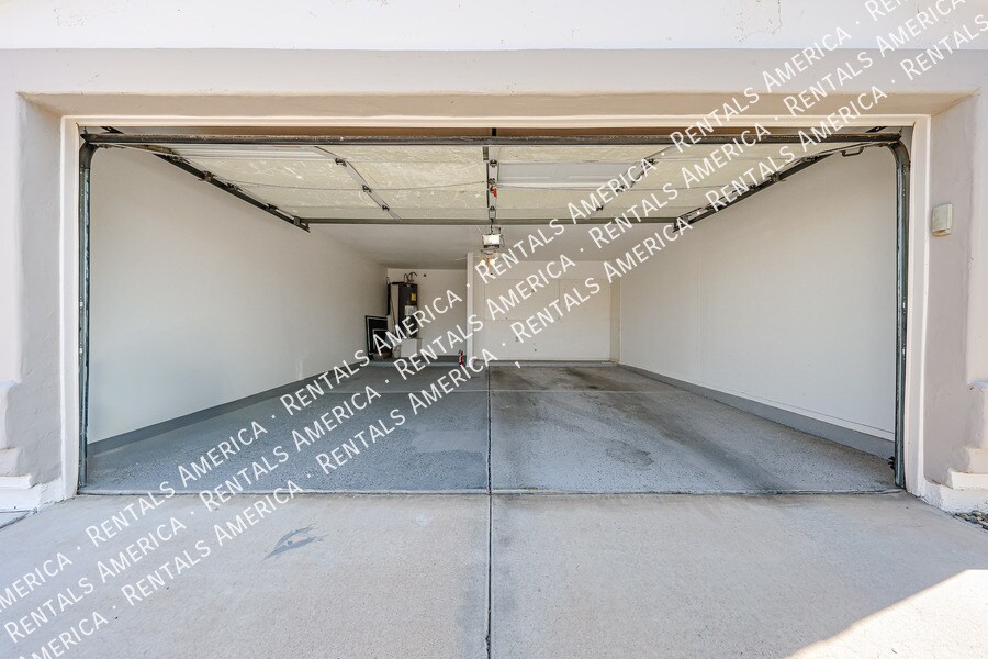 Building Photo - 6784 W Louise Dr