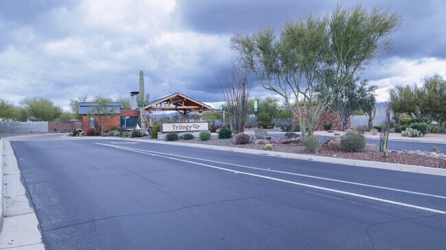 Building Photo - 3bed/2bath Home in North Scottsdale! Ready...