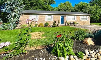 Building Photo - 5615 Karen Dr
