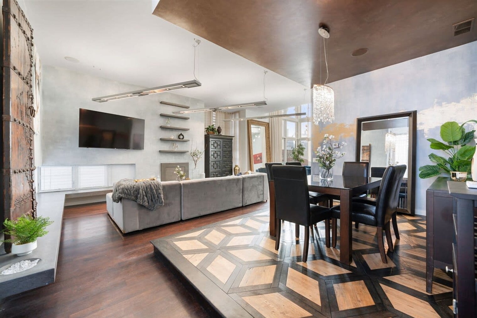 Building Photo - 1856 N Fairfield Ave