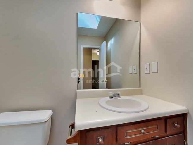 Building Photo - 3664 Stonewall Dr NW