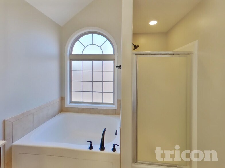 Building Photo - 1140 Chinook Cir