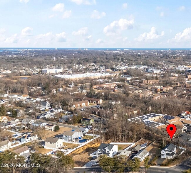 Building Photo - 133 Grant Ave