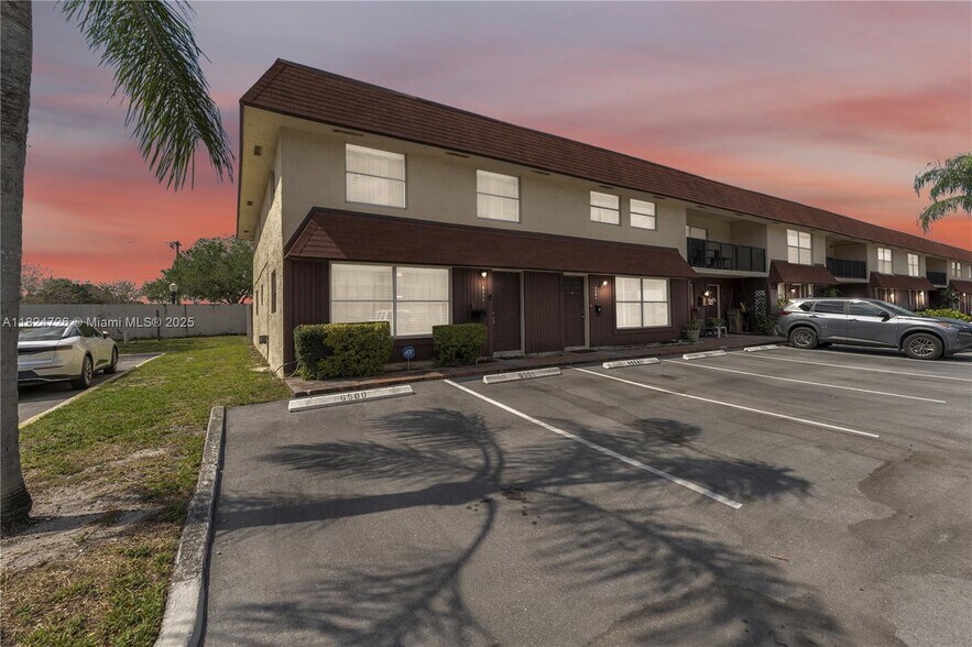 Primary Photo - 6500 SW 41st Ct
