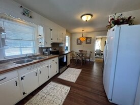 Building Photo - 2403 New Holland Pike