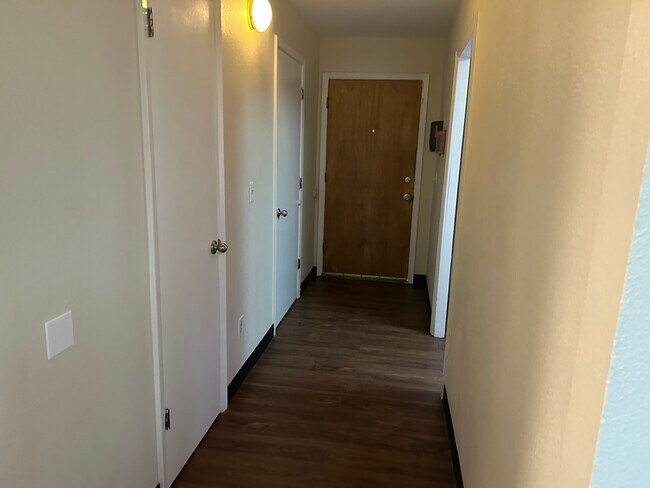 Front door hallway - 7564 W 83rd Ave