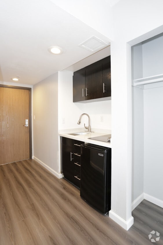 Commodore Regency Apartments Los Angeles Ca Apartment Finder
