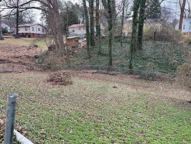 Building Photo - Three Bedroom Home in Gastonia