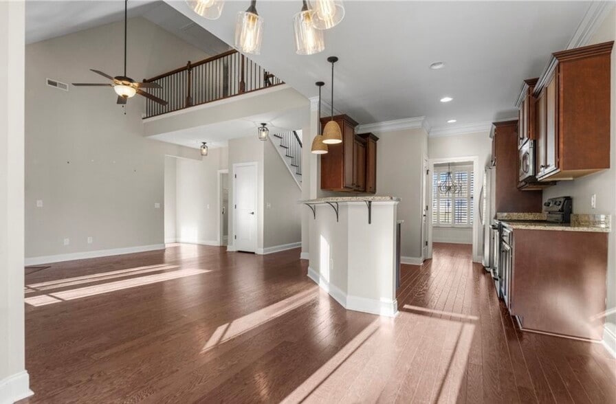 LR Open Floor Plan - 411 W Sundance Dr