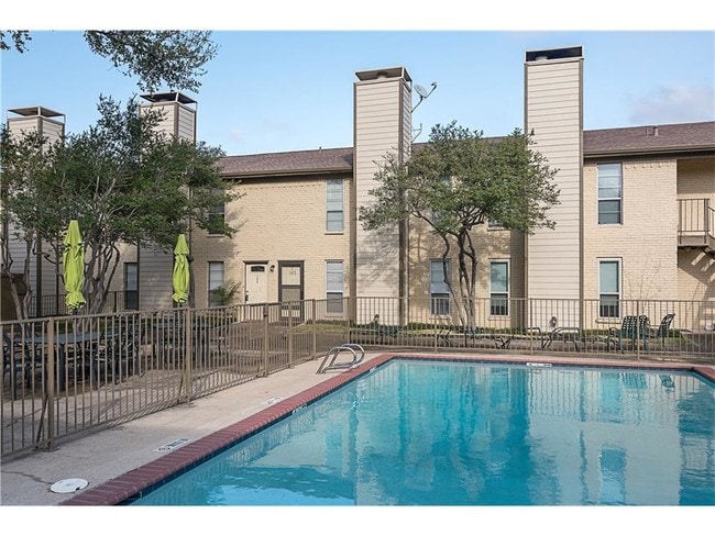 Primary Photo - 10650 Steppington Dr