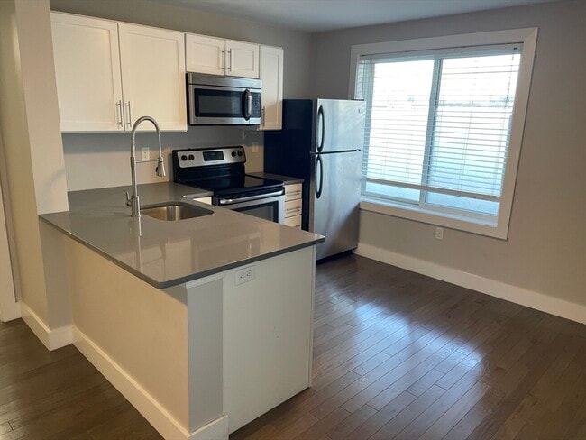 Building Photo - 543 Dorchester Ave