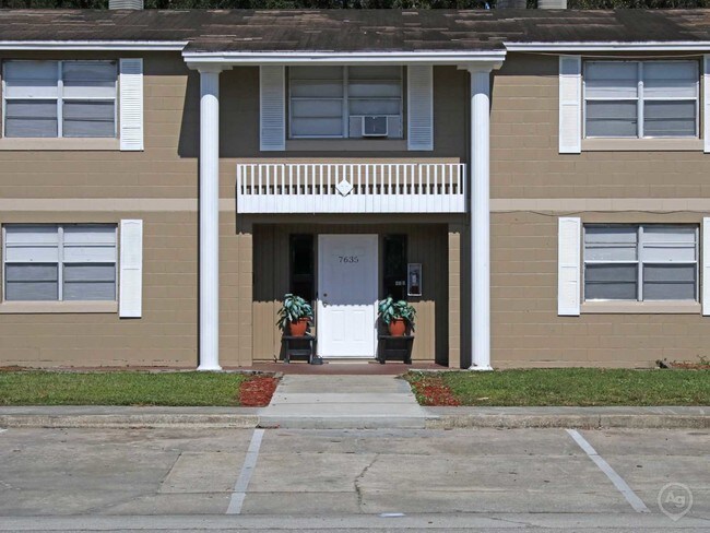 Building Photo - 7823 Hare Ave