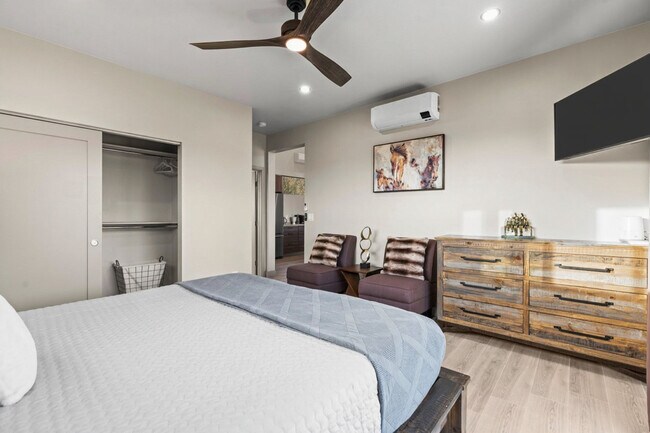 Building Photo - 60 Moondance Ln