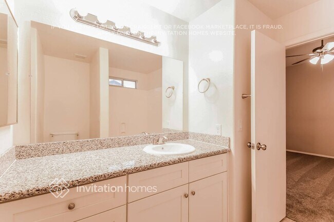 Building Photo - 10343 E Emelita Ave