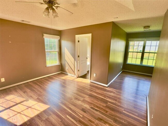 Building Photo - 211 Lucas Way