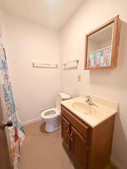 Building Photo - 26A Rochester St