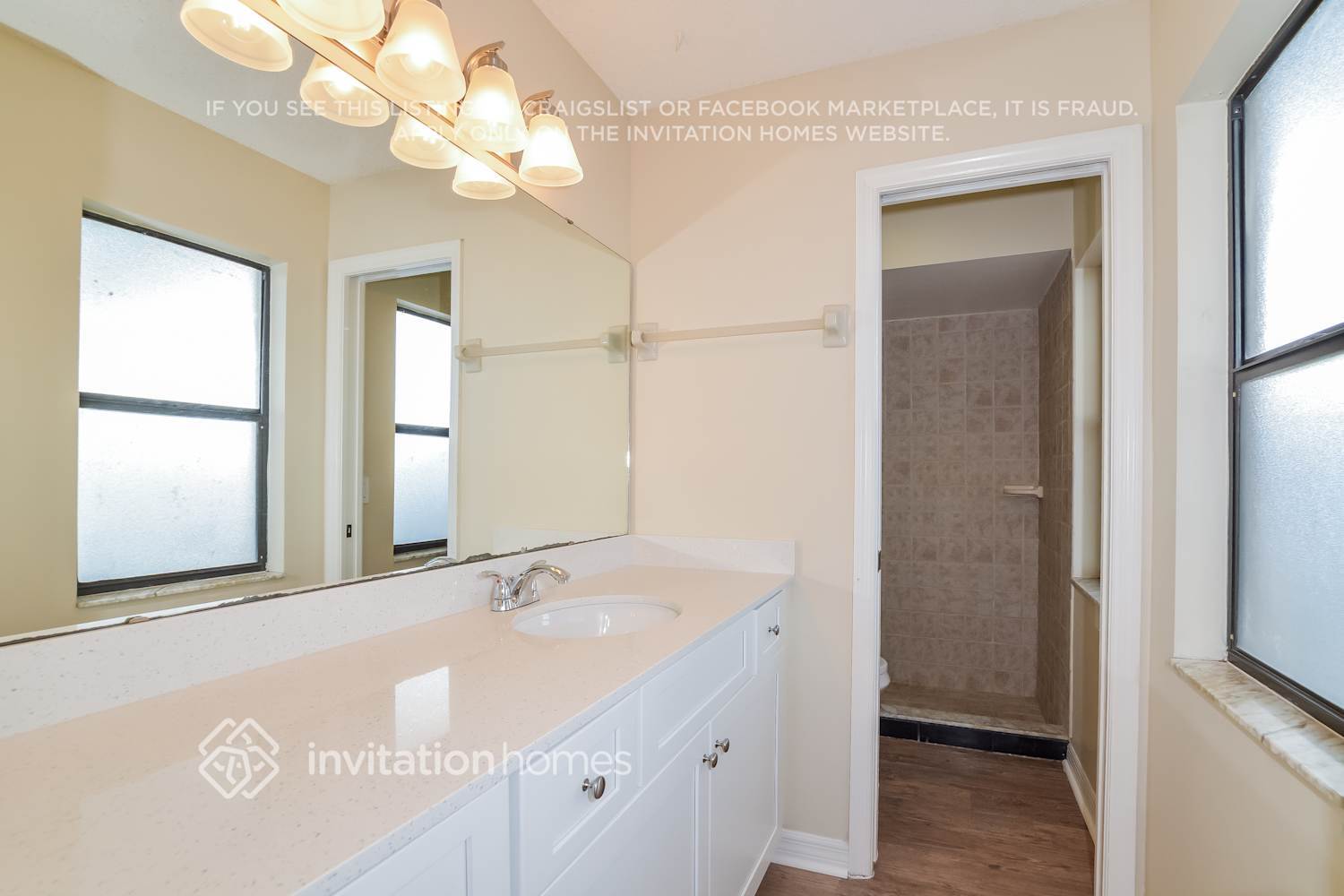 Building Photo - 203 N Lake Ct