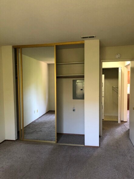 Building Photo - 538 Ironwood Ter