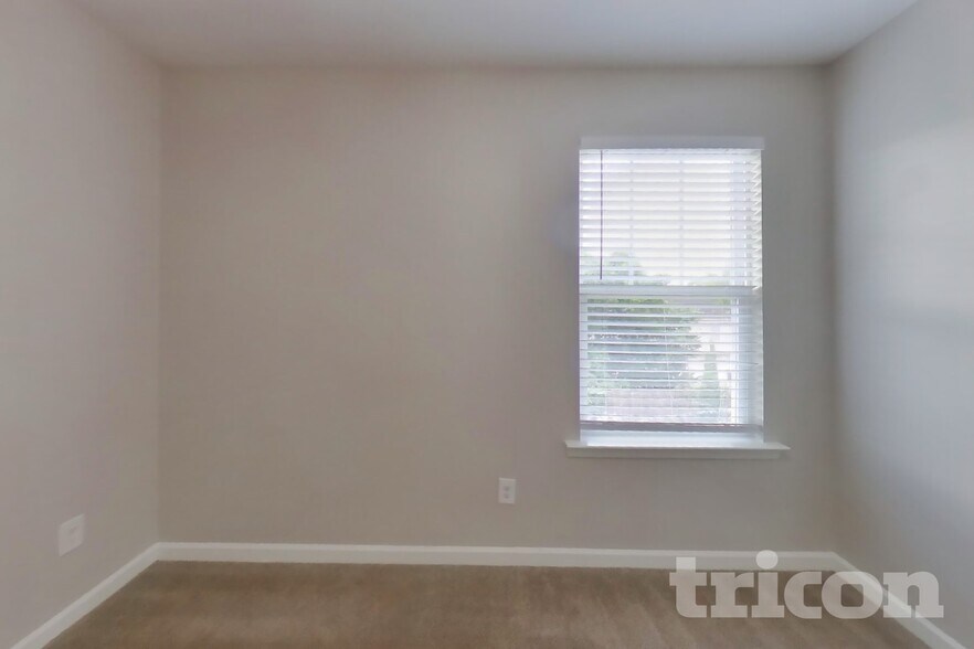 Building Photo - 409 Eastfair Dr