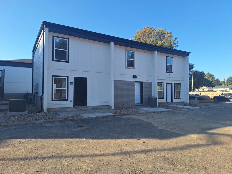 Building Photo - Lofts on Park