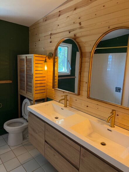 Building Photo - 565 Jack Pine Ct