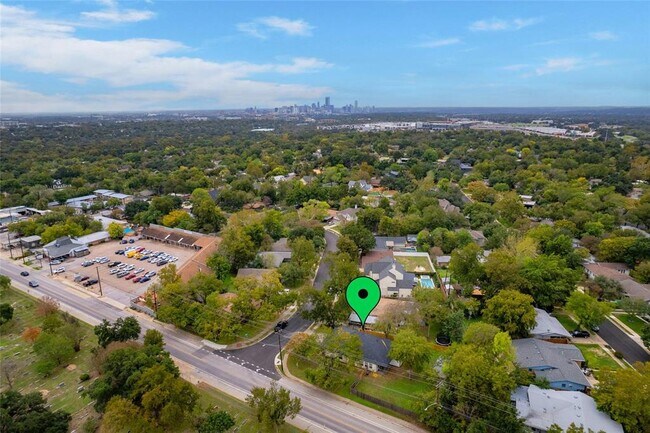 Building Photo - 5010 N Fresco Dr