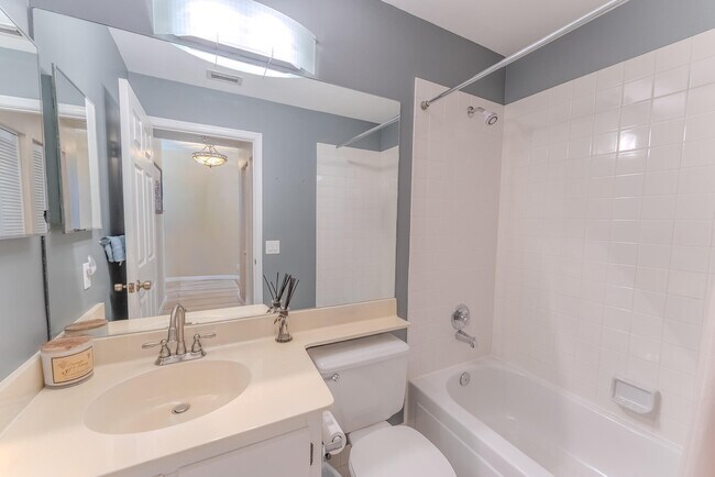 Building Photo - 10527 NW 10th St