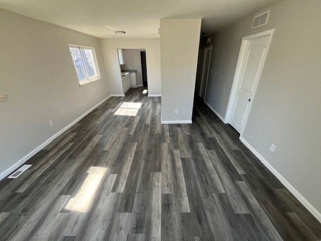 Building Photo - 67 Brooks St