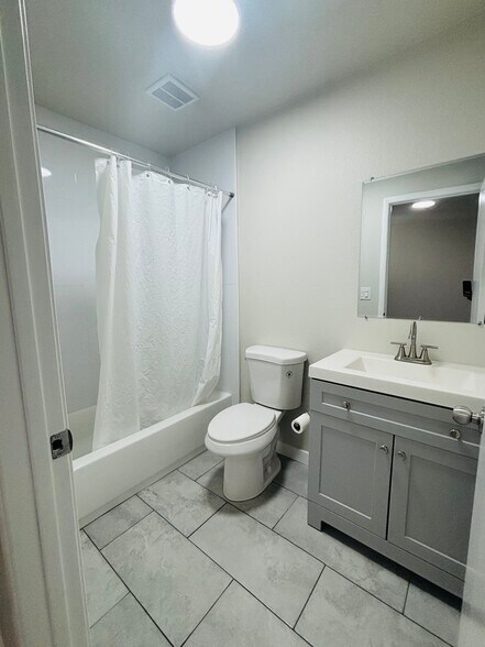 Building Photo - 7251 Elk Cir