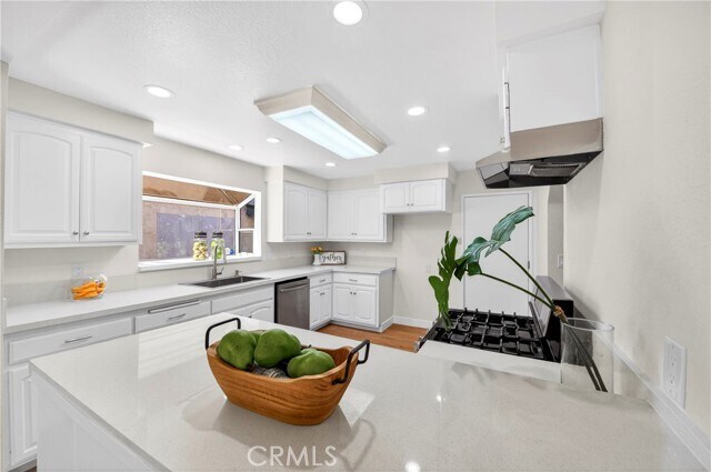 Building Photo - 7552 Thousand Oaks Dr