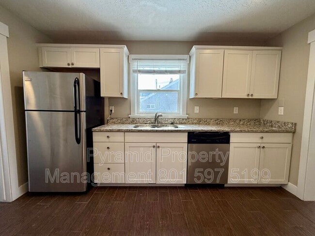 Building Photo - 3185 S 900 E