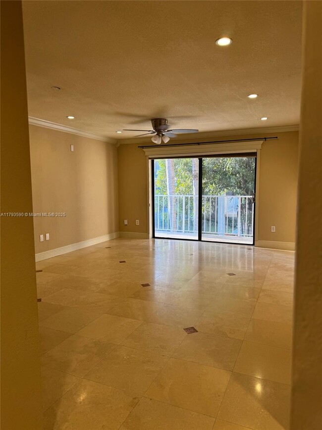 Building Photo - 9301 SW 92nd Ave