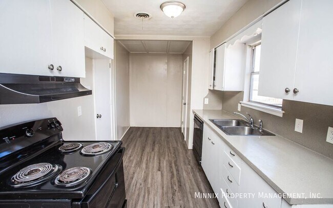 Building Photo - 3403 Bangor Dr