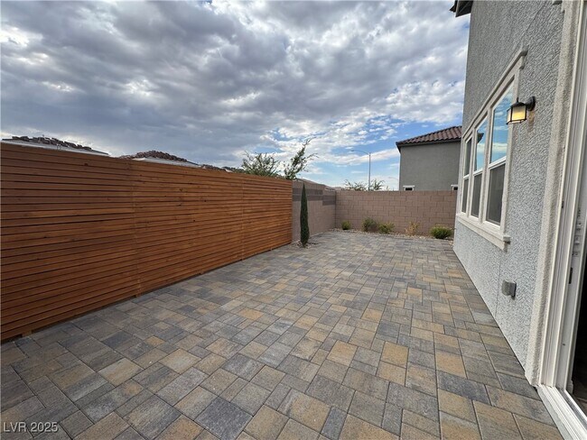 Building Photo - 6675 Ellery St