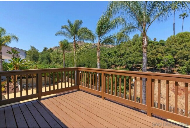 Building Photo - 2054 Vintage Pl