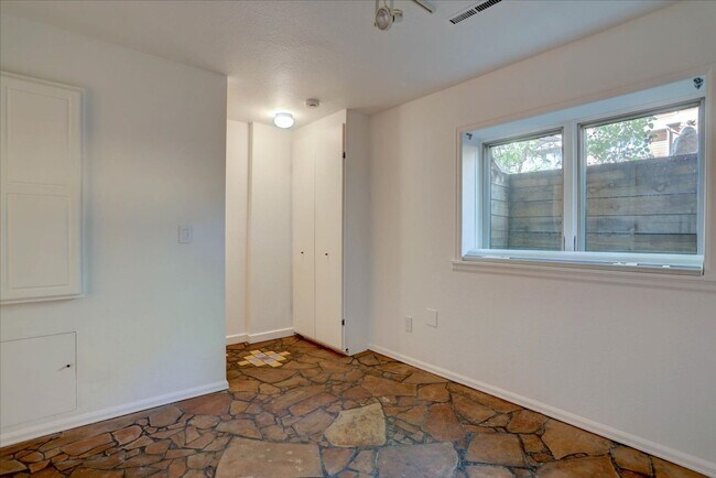 Building Photo - Welcome to Your Boulder Oasis at Hickok Place