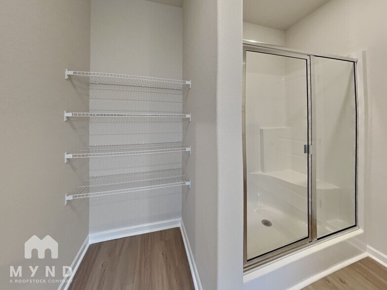Building Photo - 109 Taverners Ln