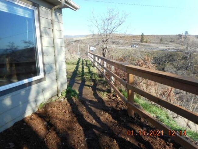 Building Photo - Remodeled Country Home