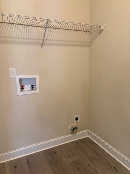 Laundry room - 505 Cranberry Cir