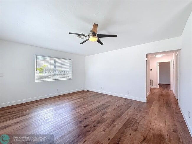 Building Photo - 50 NE 56th Ct