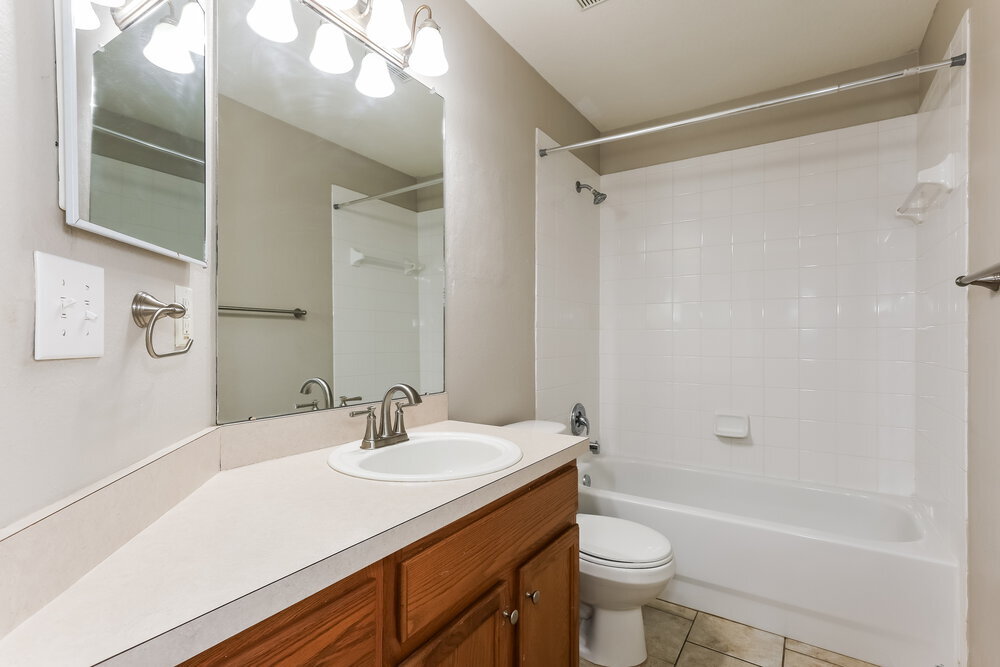 Building Photo - 1106 Summer Breeze Dr
