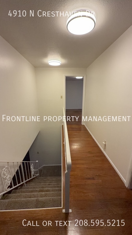 Building Photo - 4910 Cresthaven Dr