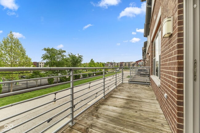 Building Photo - 13093 Grand Vue Dr